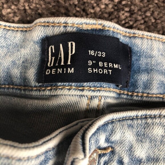 GAP Jean Shorts Women 16/33 Blue 9” Bermuda Distressed Mid Rise Light Wash Raw - Picture 3 of 7